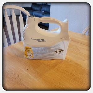 Hamilton Beach White Hand Mixer with Storage Case